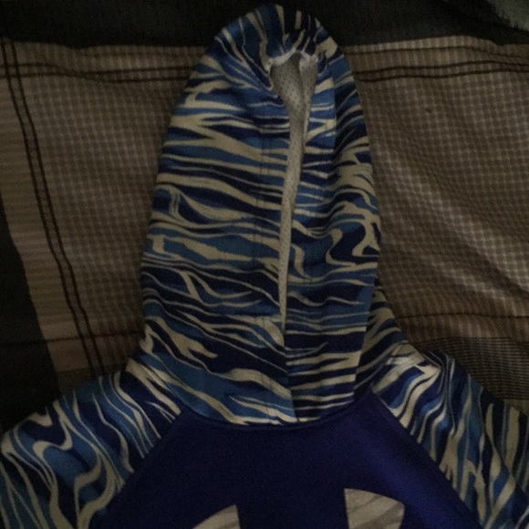 A blue and white zebra patterned under armour - Picture 2 of 4